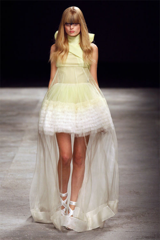 Illustration for article titled Fashion Show